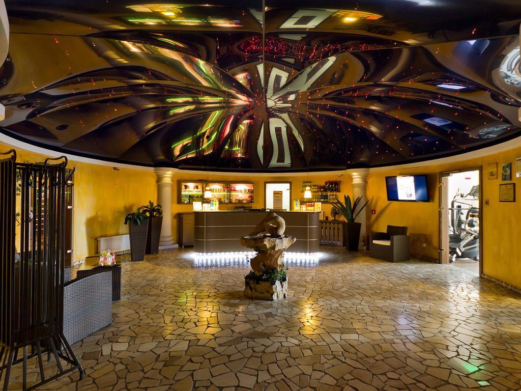 Hotel Olimp Business & Spa 威赫罗伏 外观 照片